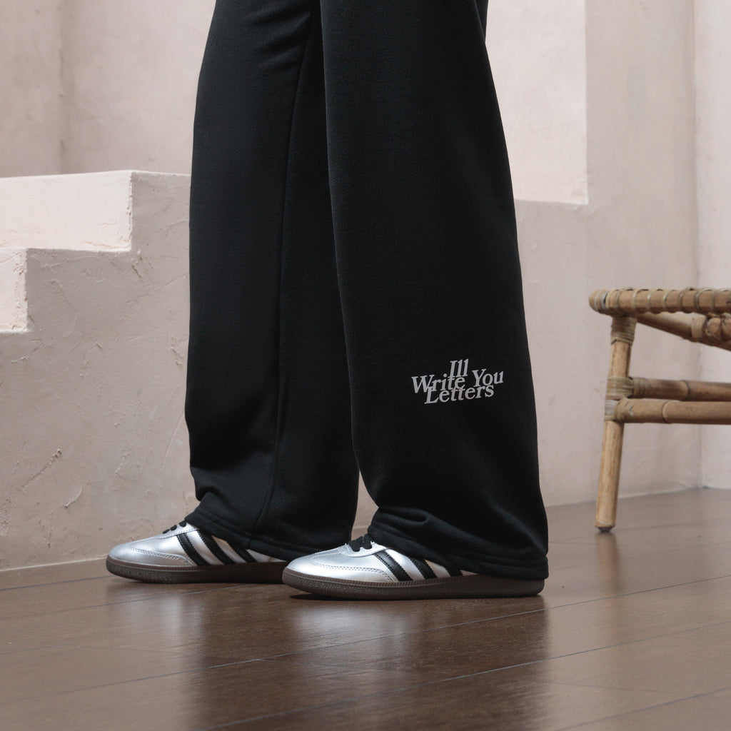 WM One Love Oversize Pants in Black