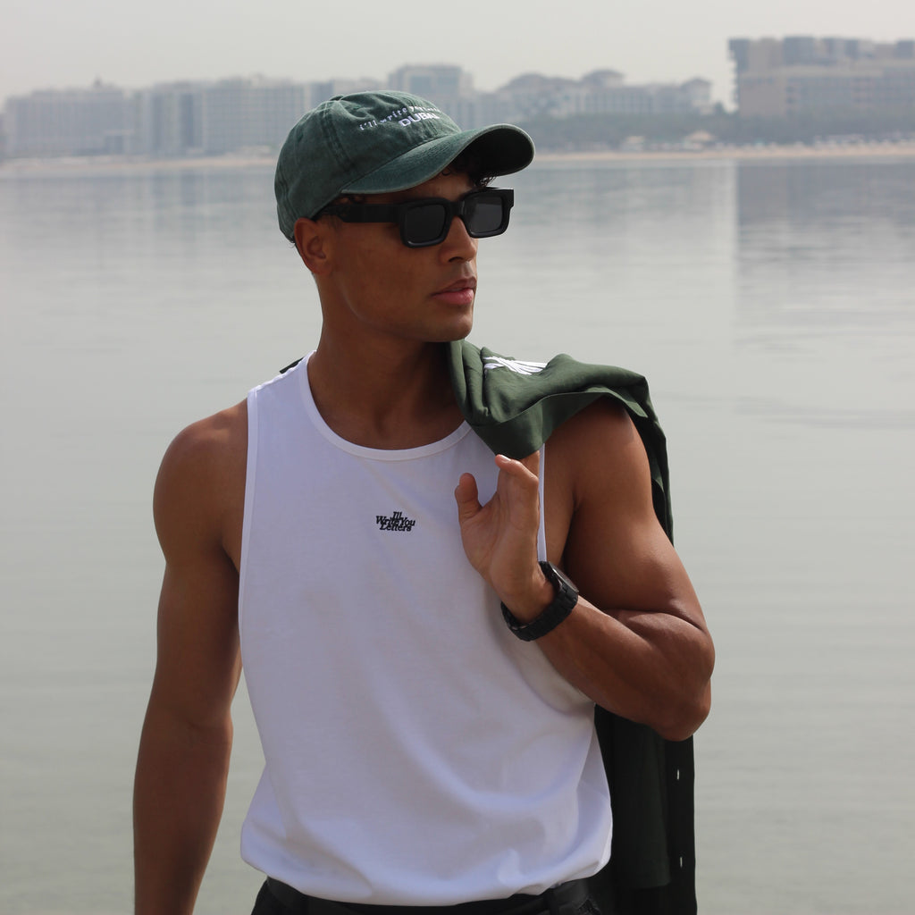 Aihtiram Sunglasses in Black